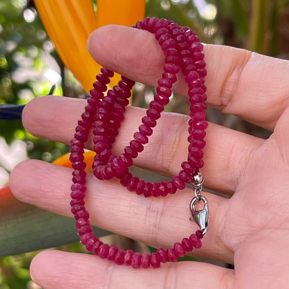 Faceted red ruby bead & solid sterling silver necklace - Picture 7 of 9